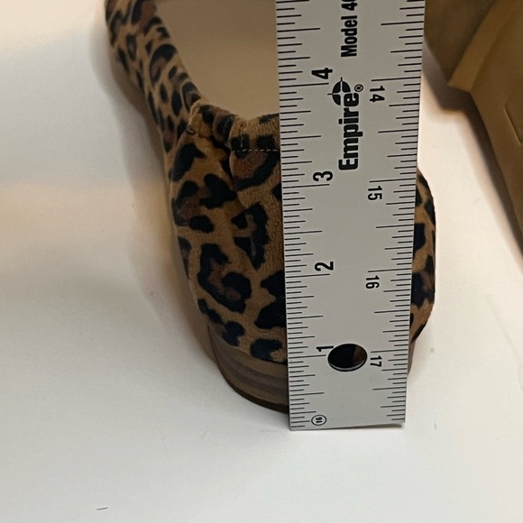 Crown & Ivy, Women’s Brown/Black Leopard Print Flats, Size 8B - Picture 8 of 9